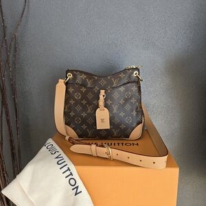 Louis Vuitton "DISCONTINUED" Monogram Canvas Brown Tan Shoulder / Crossbody Bag